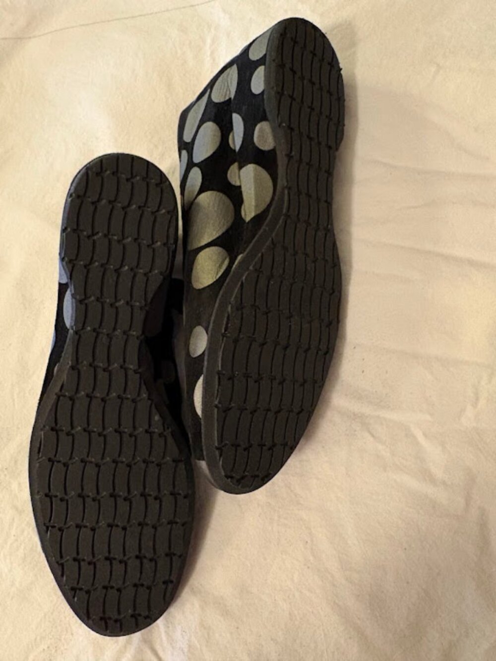 Thierry Rabotin black and silver polka dot wedge heel shoes. European size 40. - Picture 3 of 4
